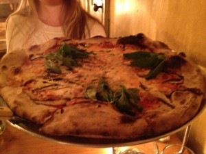 best thin crust pizza, NYC, Brooklyn, Lucali, Caroll Gardens