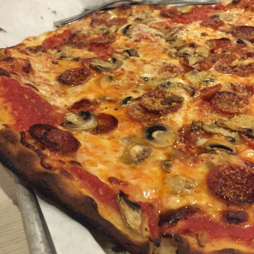 Frank Pepe Pizzaeria Napolitana, Best Pizza America, New Haven