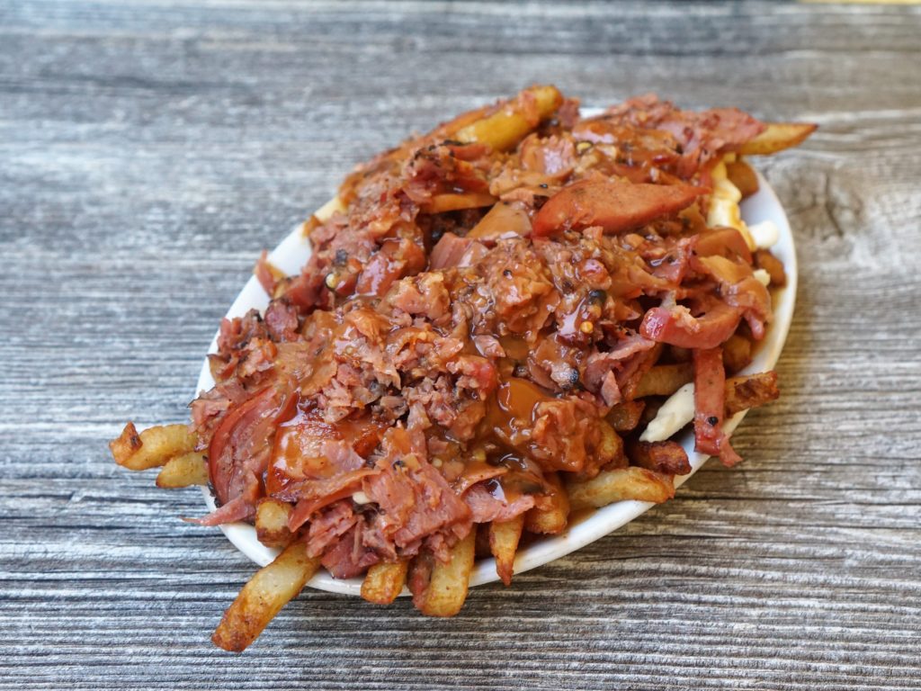 La Banquise Best Poutine Montreal 24 hours